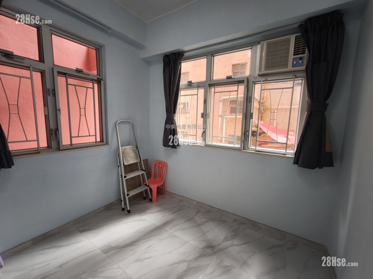 Parkes Mansion Rental 2 Bedrooms , 1 Bathroom 348 ft²