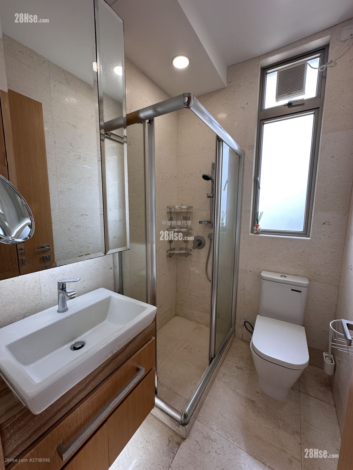 Star Ruby Rental 1 Bedroom 410 ft²