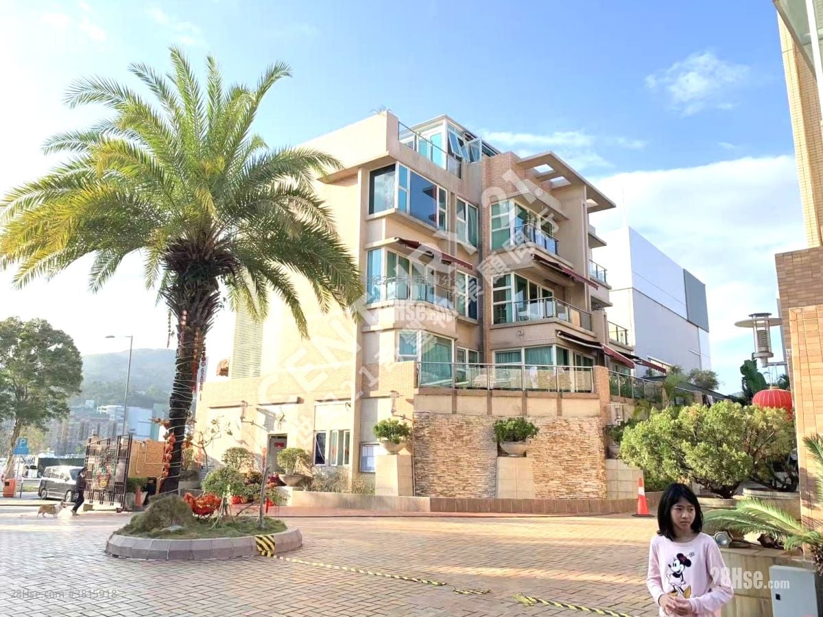 Costa Bello Sell 3 Bedrooms , 2 Bathrooms 916 ft²