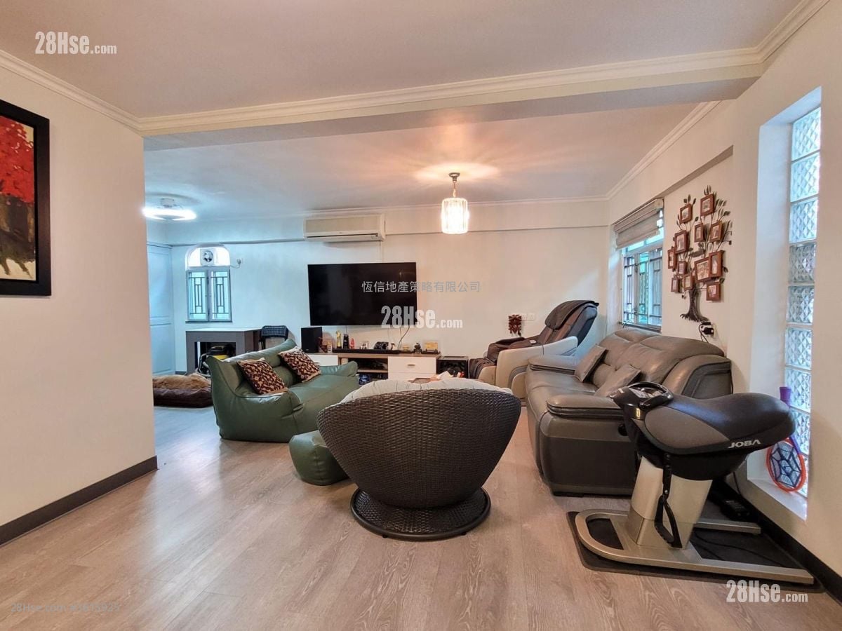 村屋 售盘 4 房 , 2 浴室 1,400 平方尺