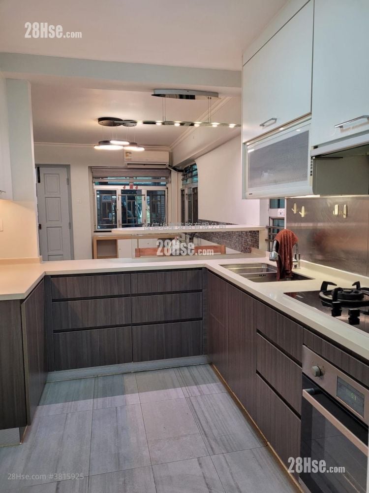 村屋 售盘 4 房 , 2 浴室 1,400 平方尺