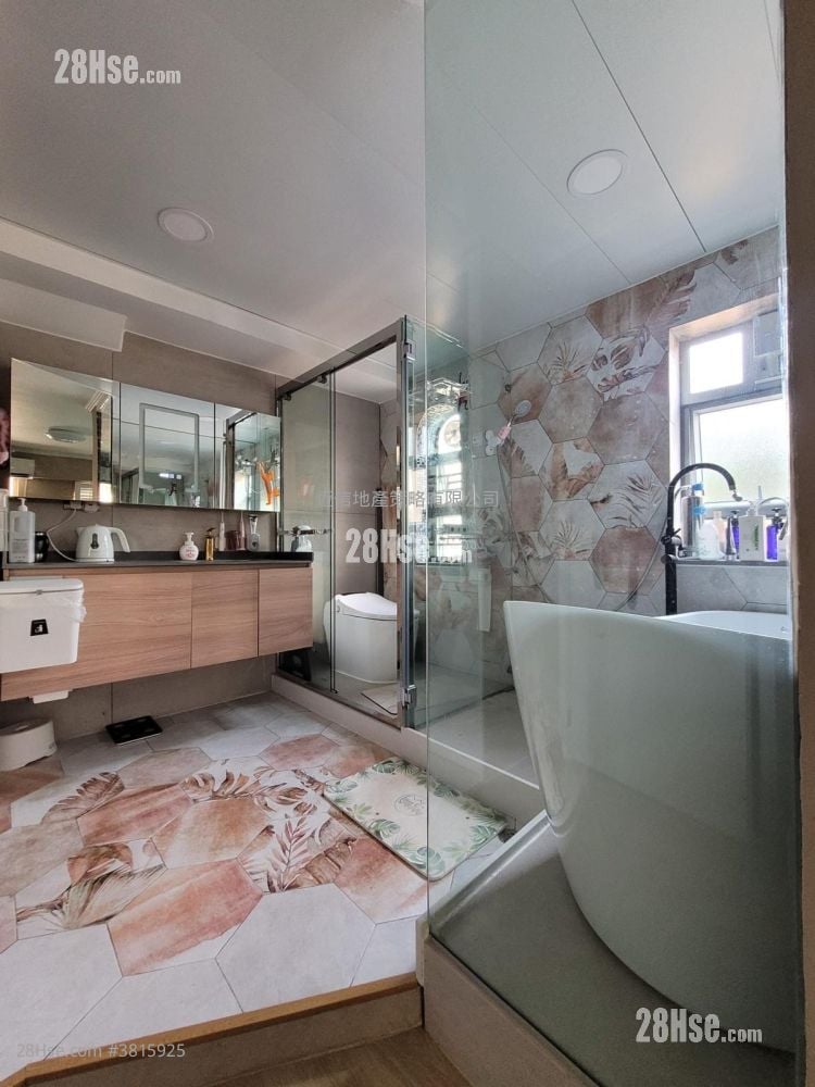 村屋 售盘 4 房 , 2 浴室 1,400 平方尺