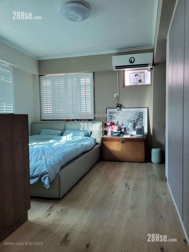 村屋 售盘 4 房 , 2 浴室 1,400 平方尺