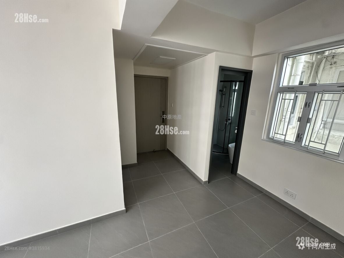 Southern Building Sell 2 Bedrooms , 1 Bathroom 405 ft²