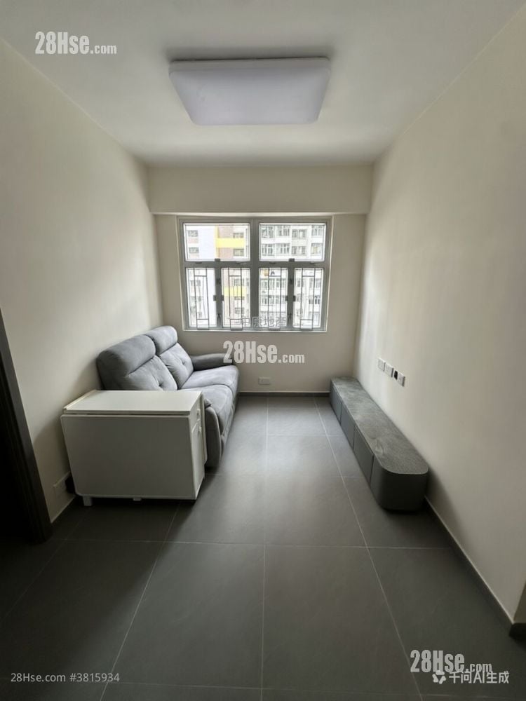 Southern Building Sell 2 Bedrooms , 1 Bathroom 405 ft²