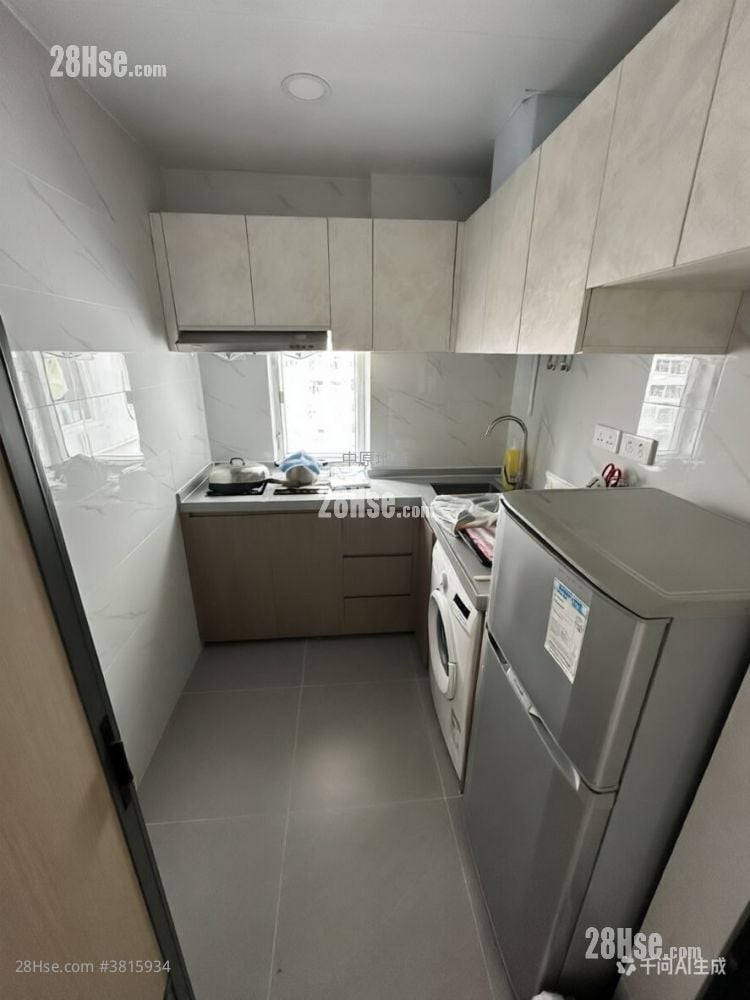 Southern Building Sell 2 Bedrooms , 1 Bathroom 405 ft²