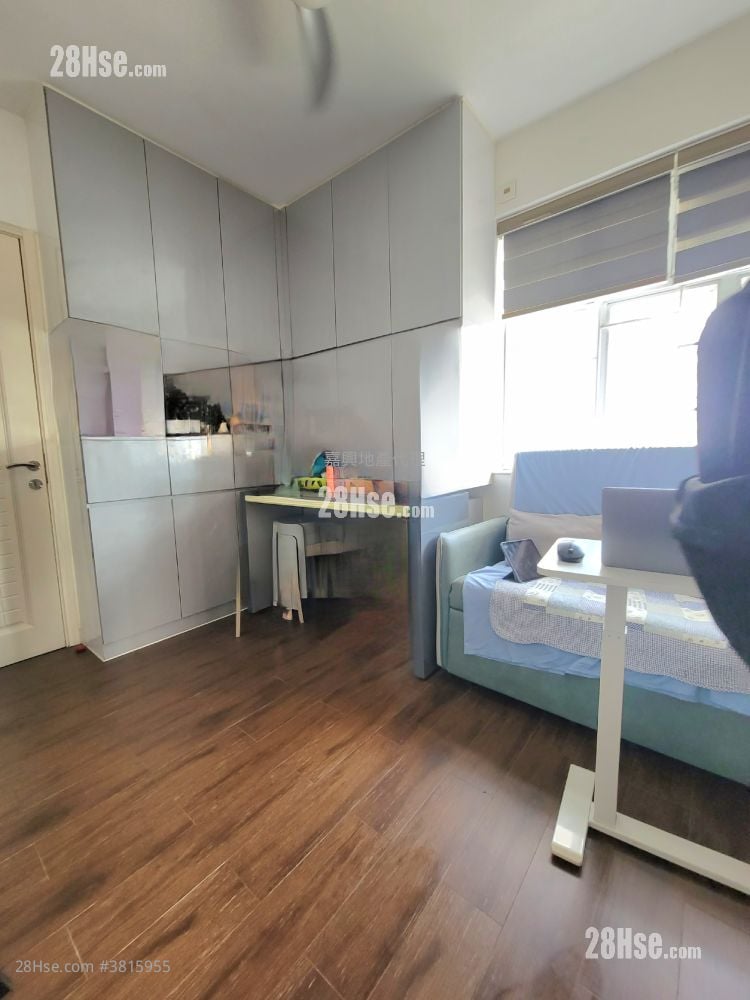 Springfield Garden Sell 2 Bedrooms , 1 Bathroom 321 ft²