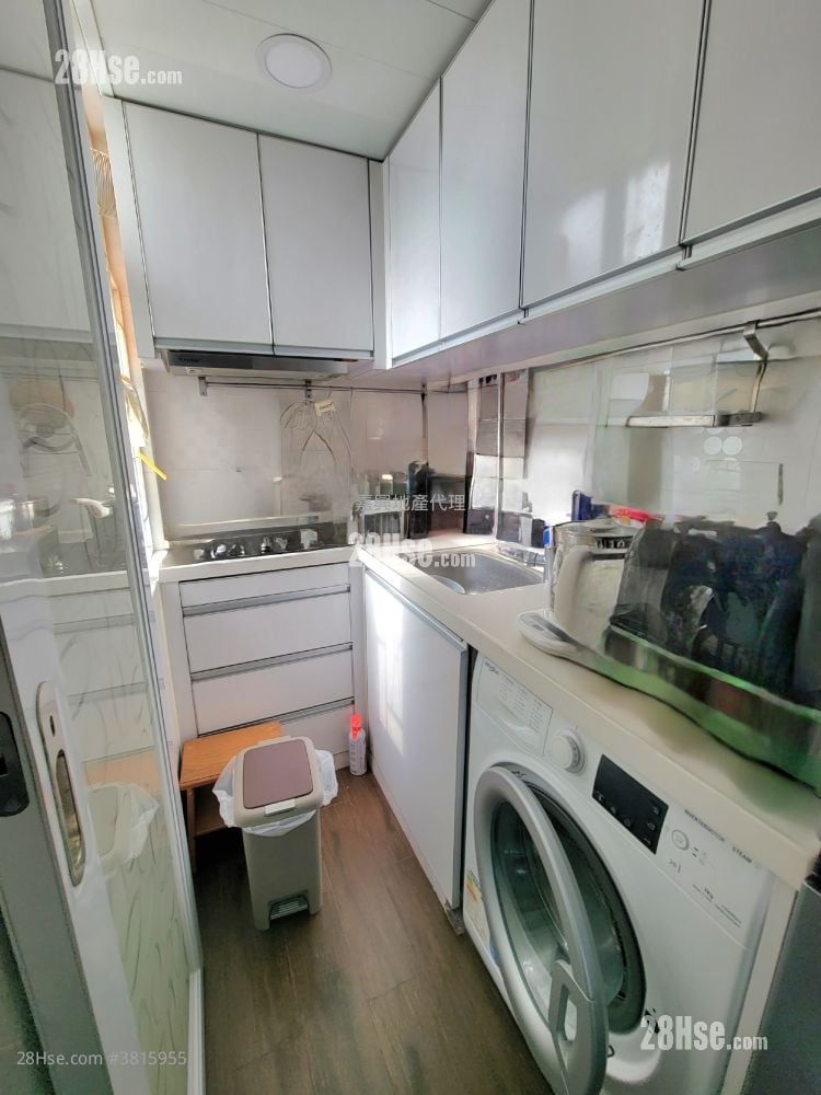 Springfield Garden Sell 2 Bedrooms , 1 Bathroom 321 ft²