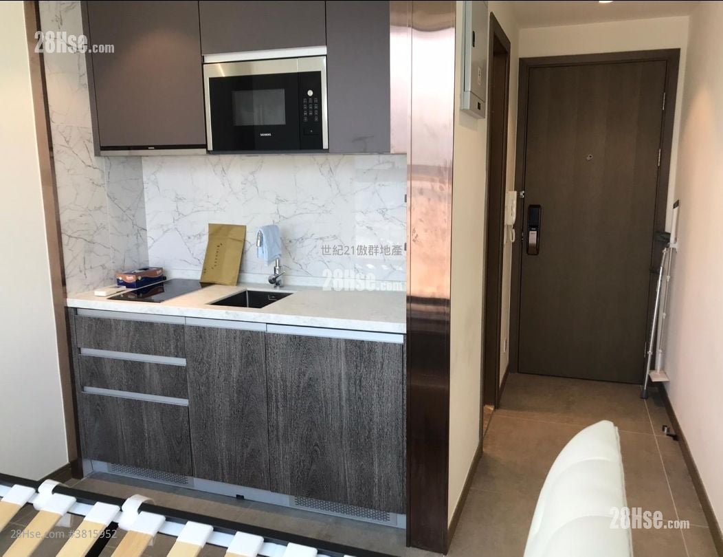 Ava55 Sell Studio , 1 Bathroom 166 ft²