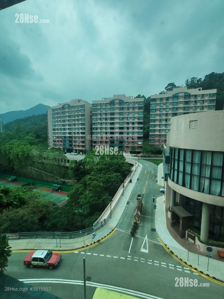 Pristine Villa Sell 3 Bedrooms , 2 Bathrooms 1,066 ft²