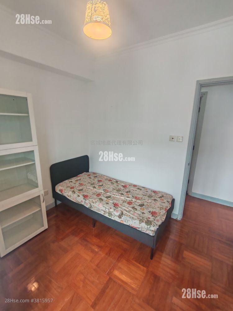 Pristine Villa Sell 3 Bedrooms , 2 Bathrooms 1,066 ft²