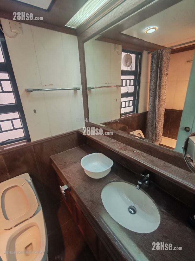 Pristine Villa Sell 3 Bedrooms , 2 Bathrooms 1,066 ft²