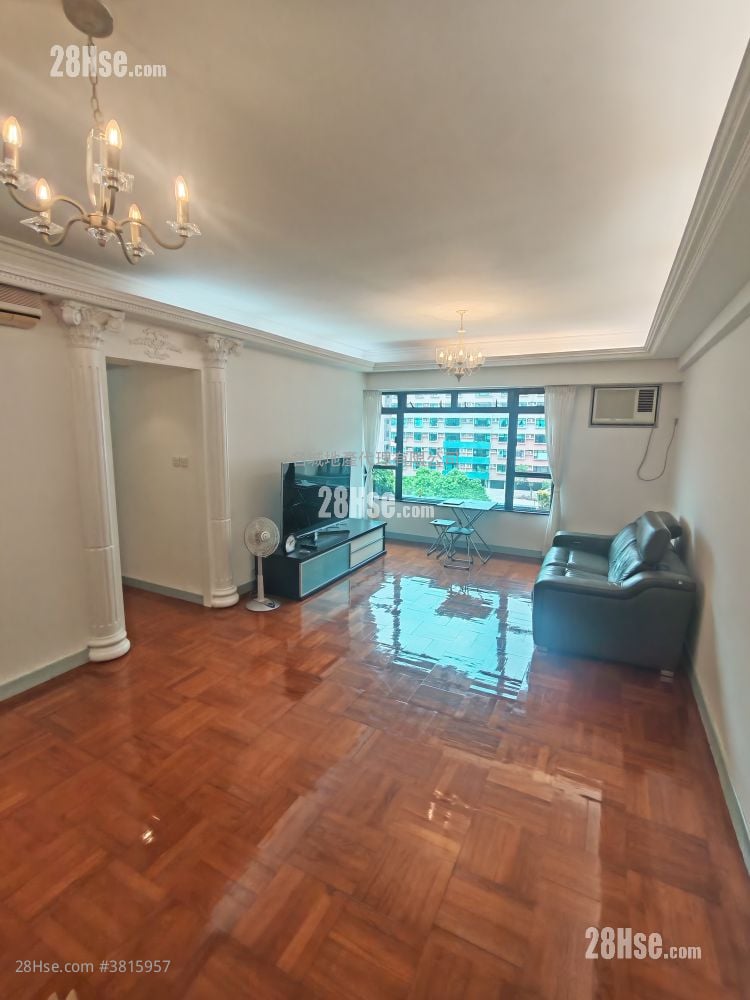 Pristine Villa Sell 3 Bedrooms , 2 Bathrooms 1,066 ft²