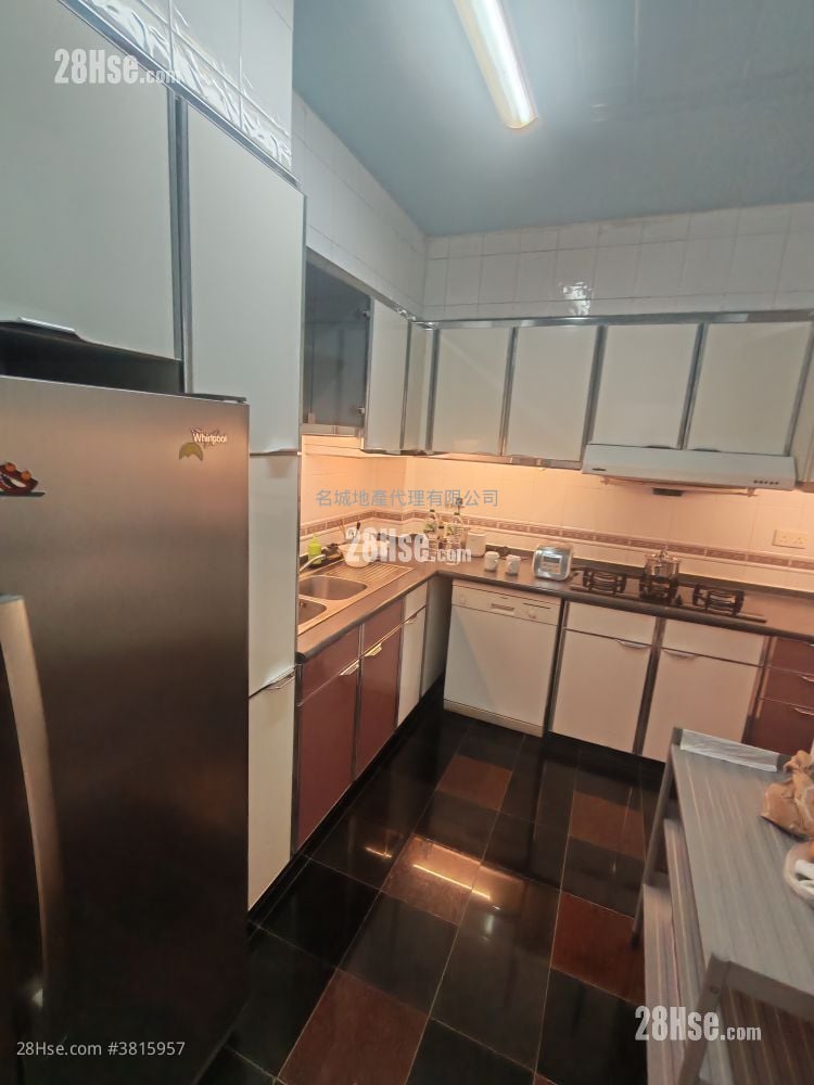 Pristine Villa Sell 3 Bedrooms , 2 Bathrooms 1,066 ft²