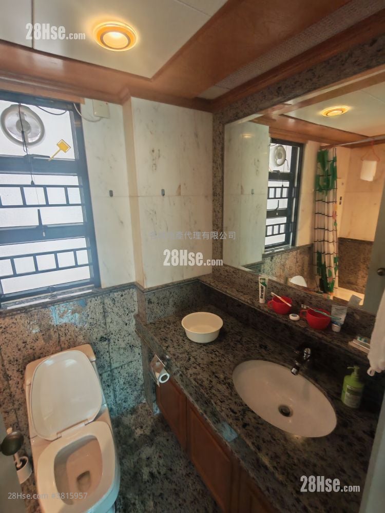 Pristine Villa Sell 3 Bedrooms , 2 Bathrooms 1,066 ft²