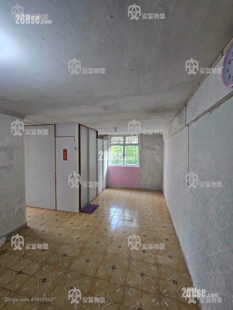 Fu Shin Estate Sell 3 Bedrooms , 1 Bathroom 490 ft²