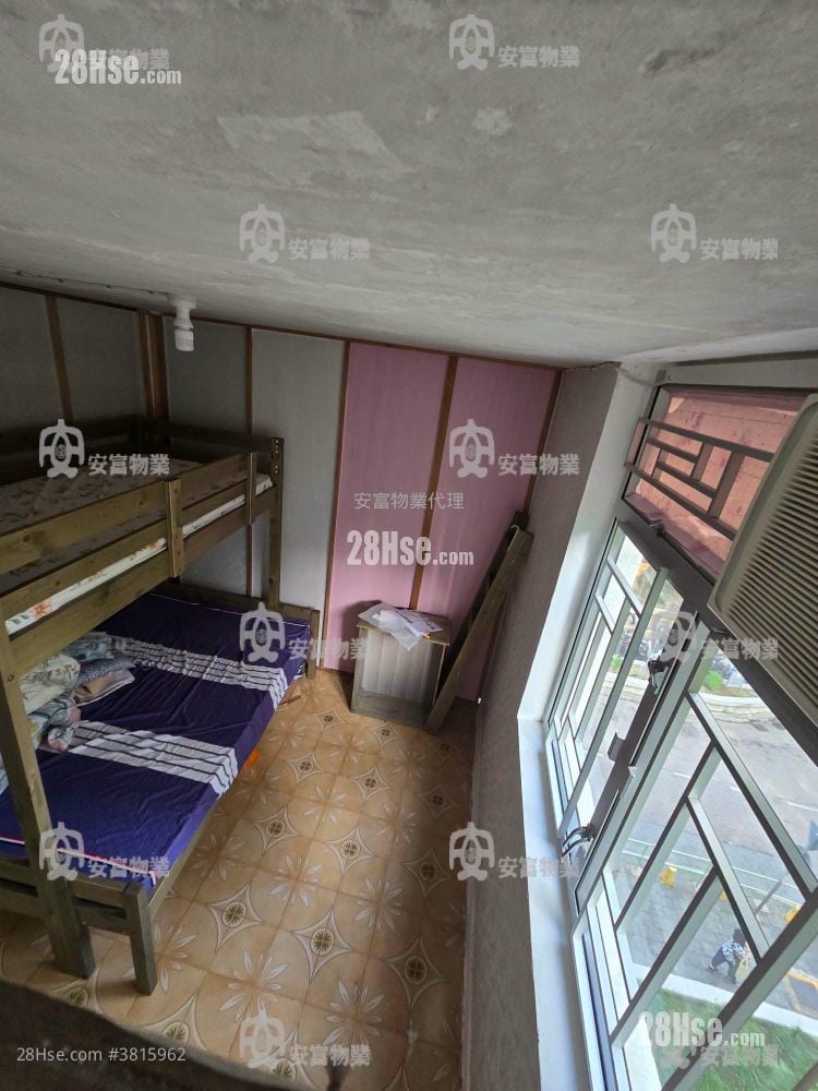Fu Shin Estate Sell 3 Bedrooms , 1 Bathroom 490 ft²