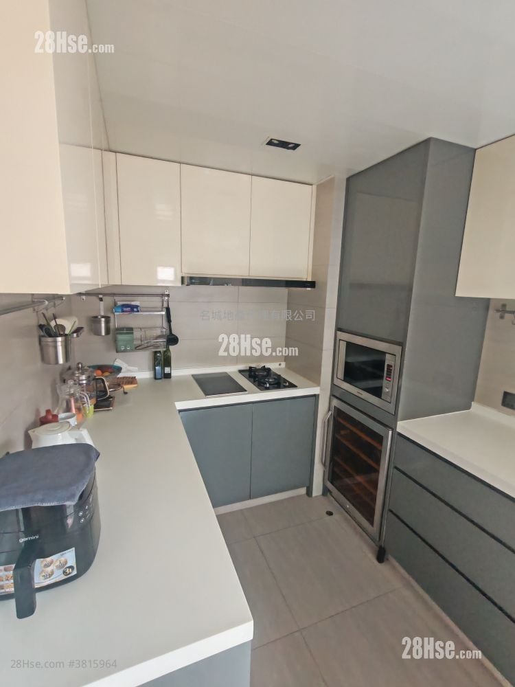 Parc Royale Sell 4 Bedrooms , 2 Bathrooms 1,241 ft²