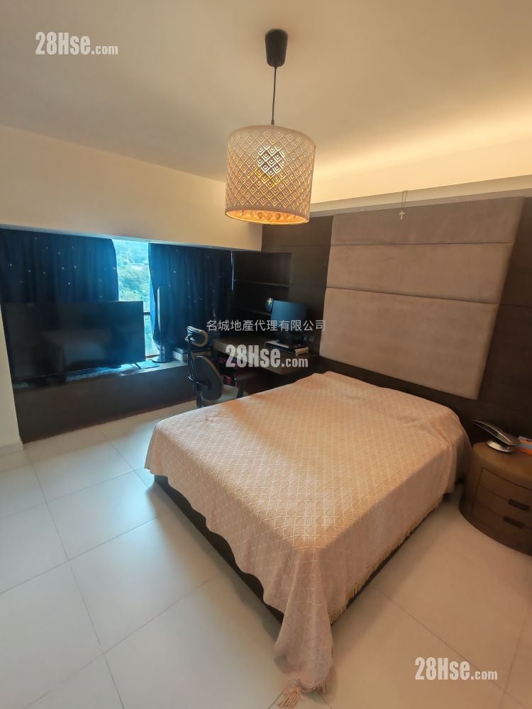 Parc Royale Sell 4 Bedrooms , 2 Bathrooms 1,241 ft²