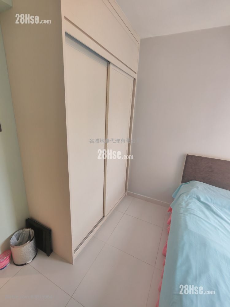 Parc Royale Sell 4 Bedrooms , 2 Bathrooms 1,241 ft²