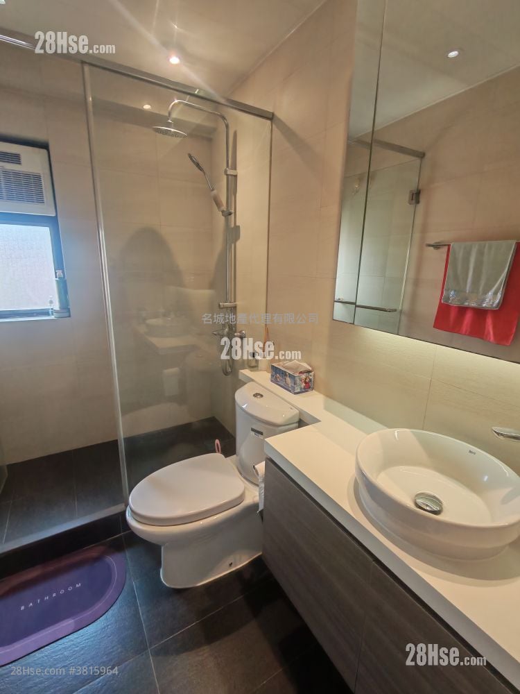 Parc Royale Sell 4 Bedrooms , 2 Bathrooms 1,241 ft²