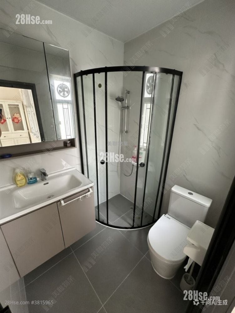 Southern Building Sell 2 Bedrooms , 1 Bathroom 405 ft²