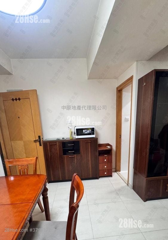 安富大厦 租盘 2 房 , 1 浴室 380 平方尺