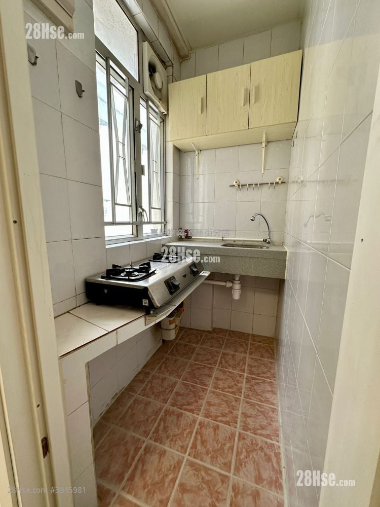 东成大厦 租盘 2 房 , 1 浴室 277 平方尺