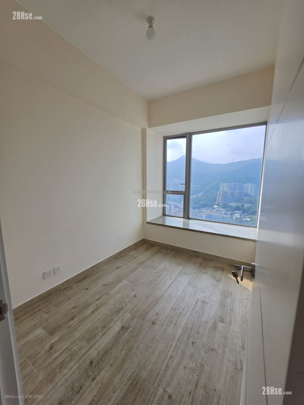 The Riverpark Sell 4 Bedrooms , 2 Bathrooms 1,168 ft²