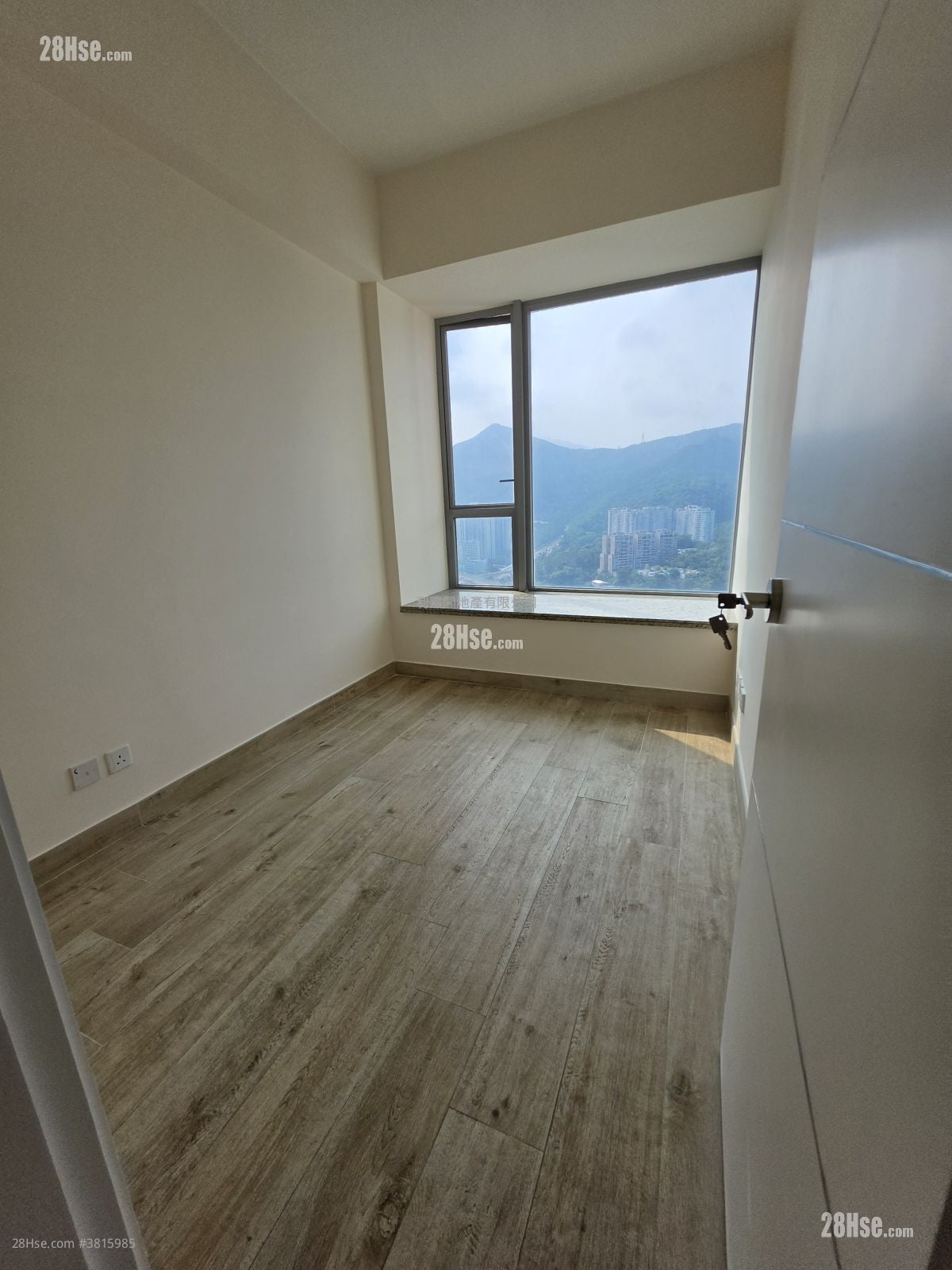 The Riverpark Sell 4 Bedrooms , 2 Bathrooms 1,168 ft²