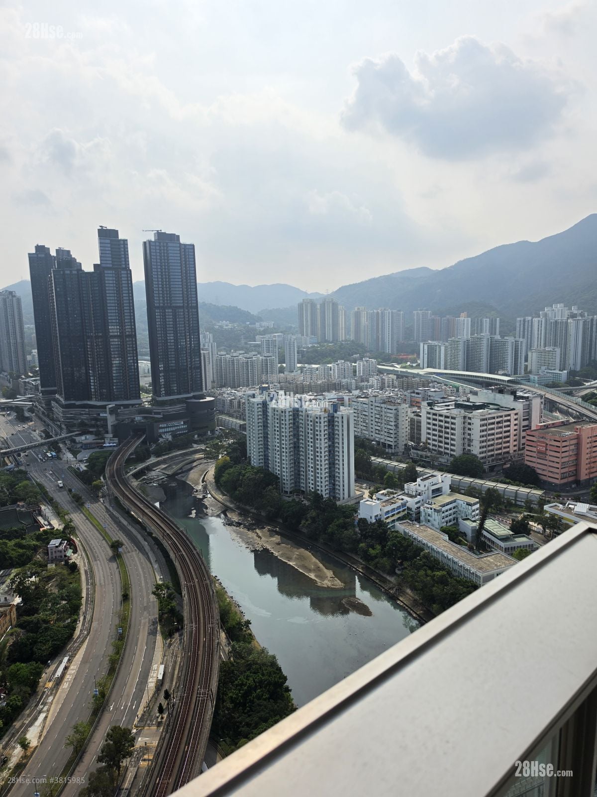 The Riverpark Sell 4 Bedrooms , 2 Bathrooms 1,168 ft²