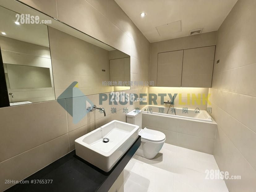 Nam Pak Hong Building Sell 2 Bedrooms , 2 Bathrooms 923 ft²