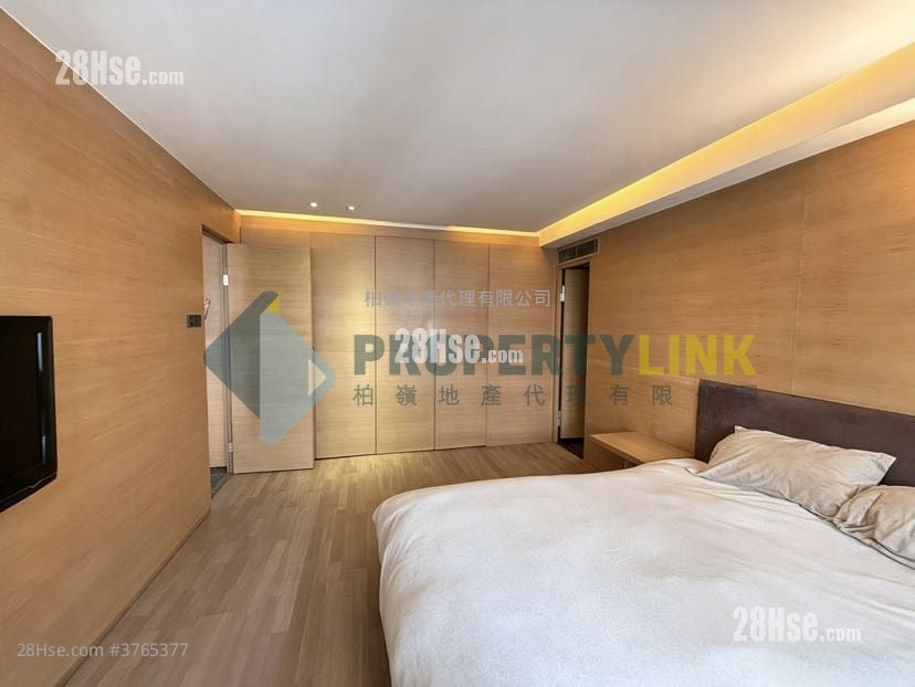 Nam Pak Hong Building Sell 2 Bedrooms , 2 Bathrooms 923 ft²