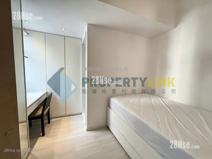 Nam Pak Hong Building Sell 2 Bedrooms , 2 Bathrooms 923 ft²