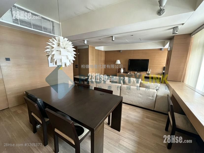 Nam Pak Hong Building Sell 2 Bedrooms , 2 Bathrooms 923 ft²