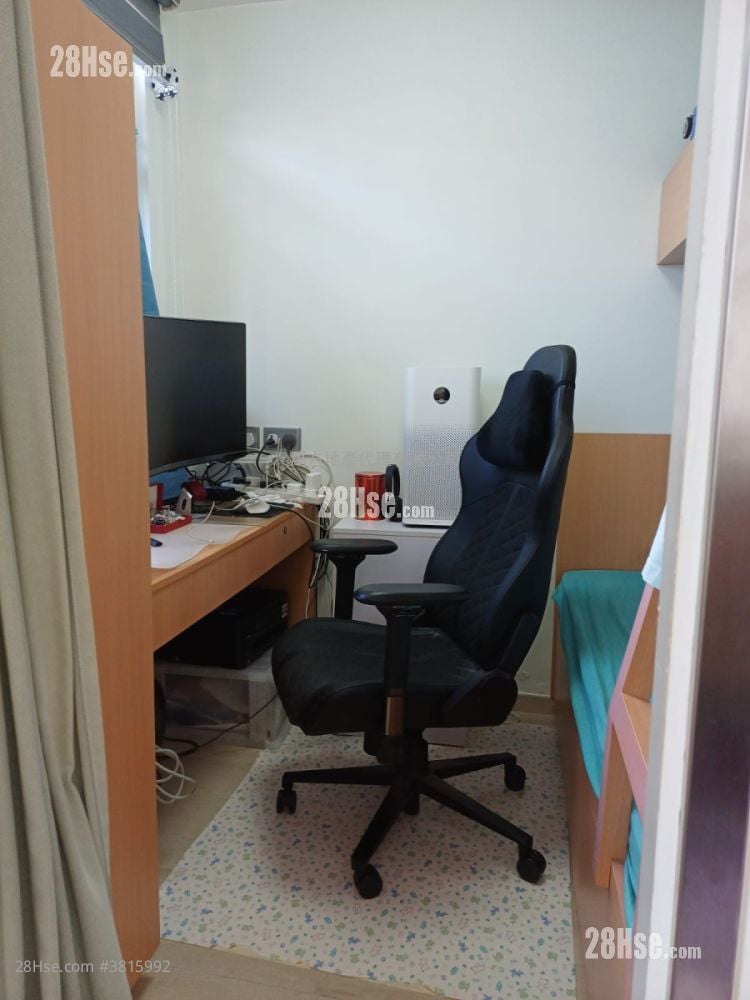 Kam Fung Court Sell 2 Bedrooms , 1 Bathroom 532 ft²