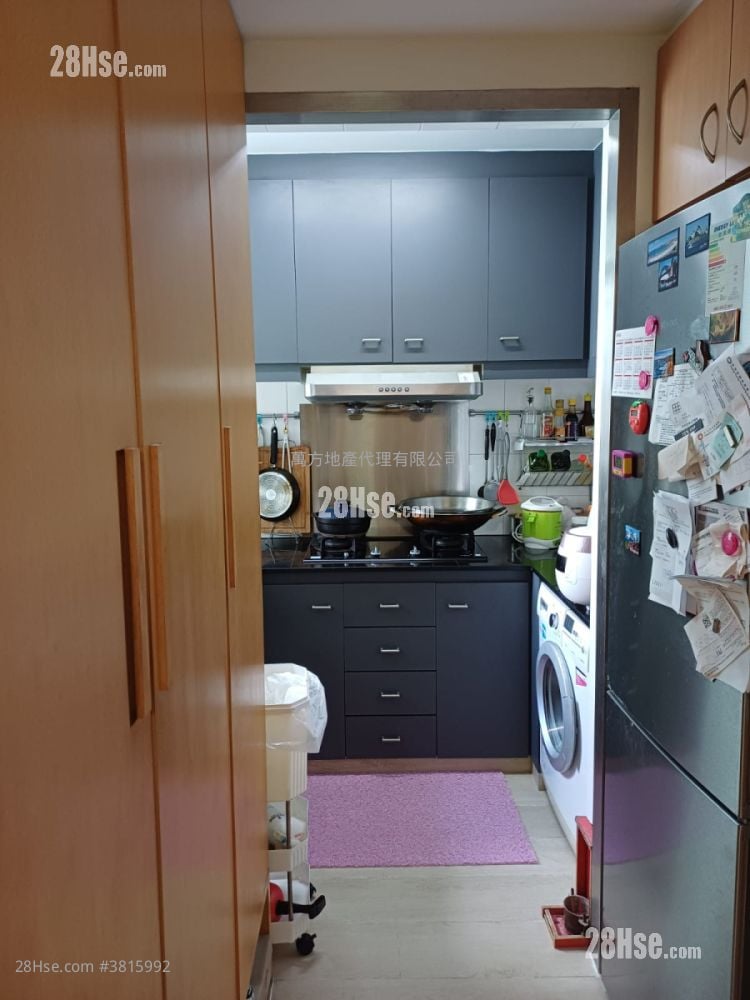 Kam Fung Court Sell 2 Bedrooms , 1 Bathroom 532 ft²