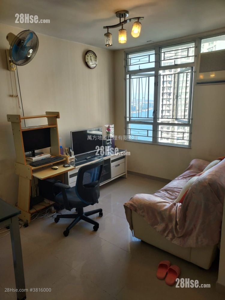 Kam Fung Court Sell 2 Bedrooms , 1 Bathroom 422 ft²