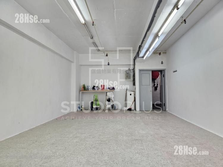 萬利工業大廈 租盤 1 房 , 1 廁所