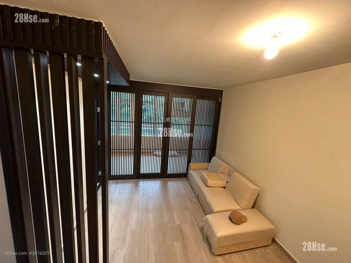 Kam Chun Court Sell 2 Bedrooms , 1 Bathroom 384 ft²