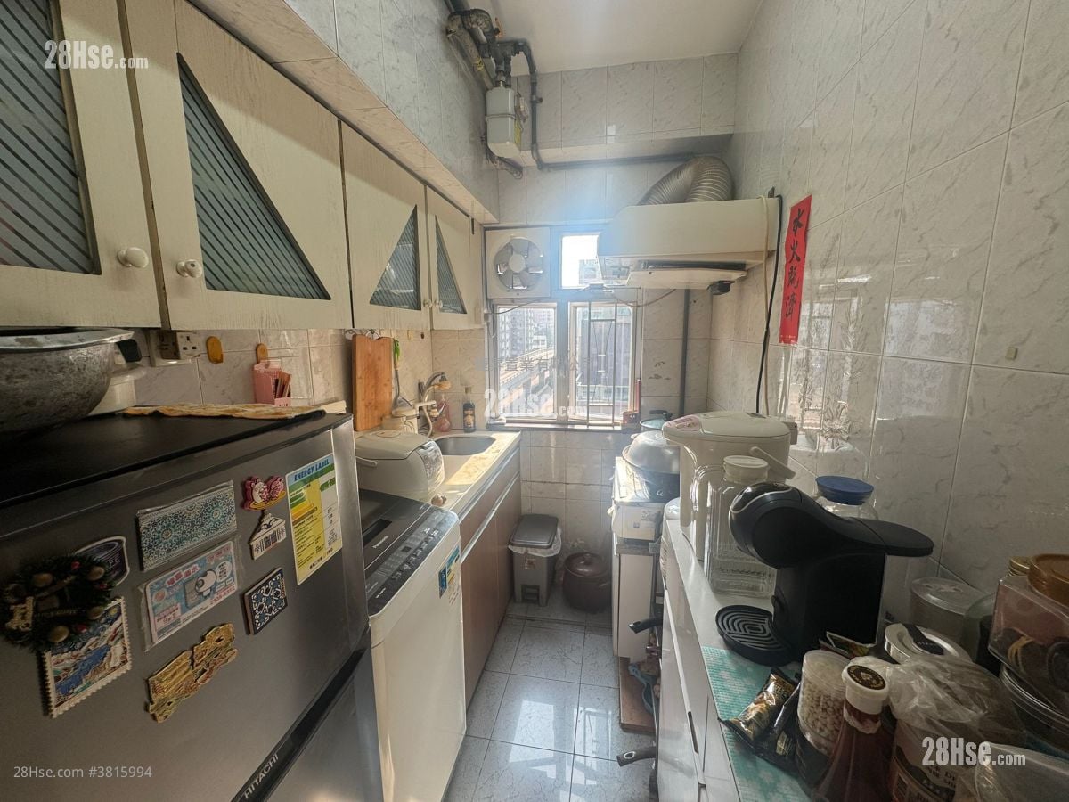 Loong King Mansion Sell 2 Bedrooms , 1 Bathroom 418 ft²