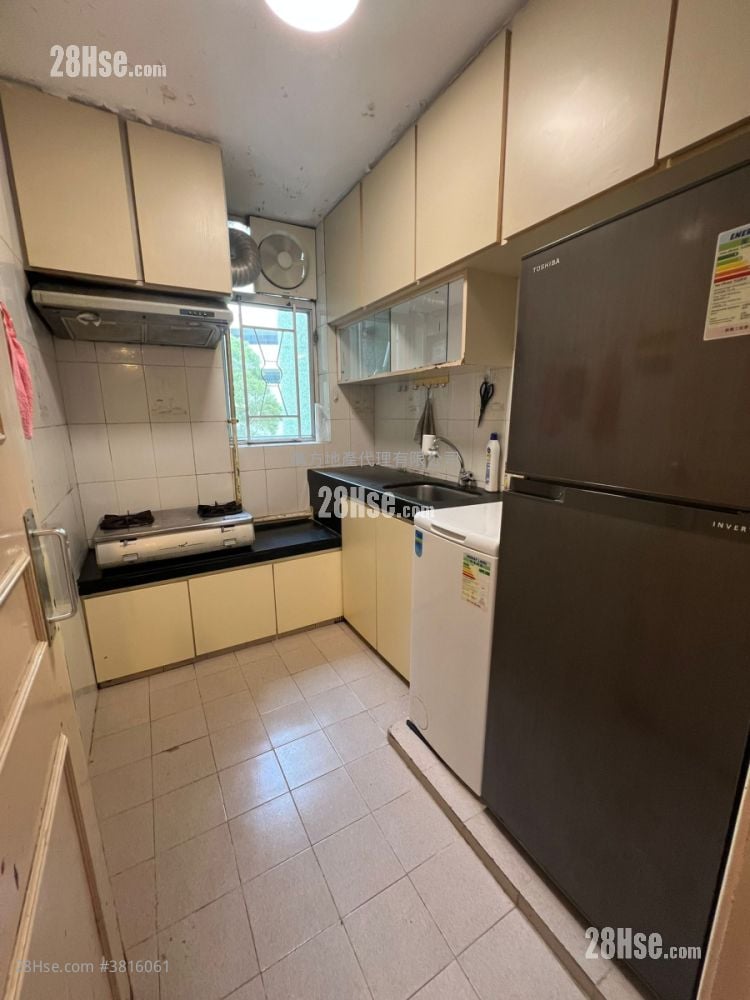 Saddle Ridge Garden Sell 3 Bedrooms , 1 Bathroom 592 ft²