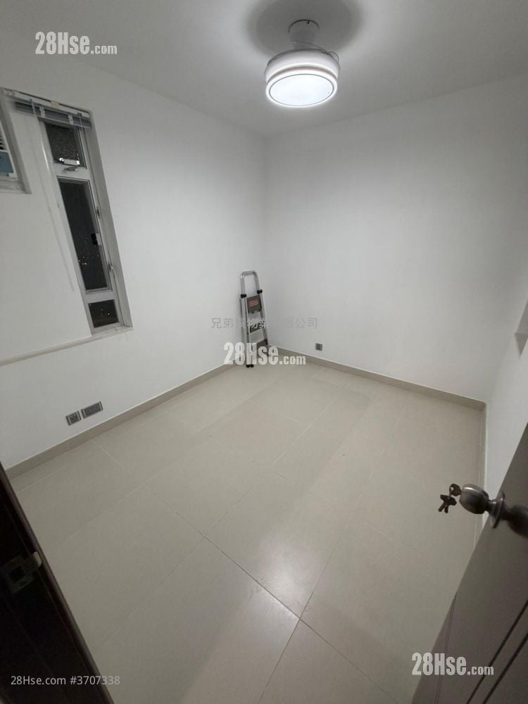 新興花園 租盤 2 房 , 1 浴室 592 平方呎