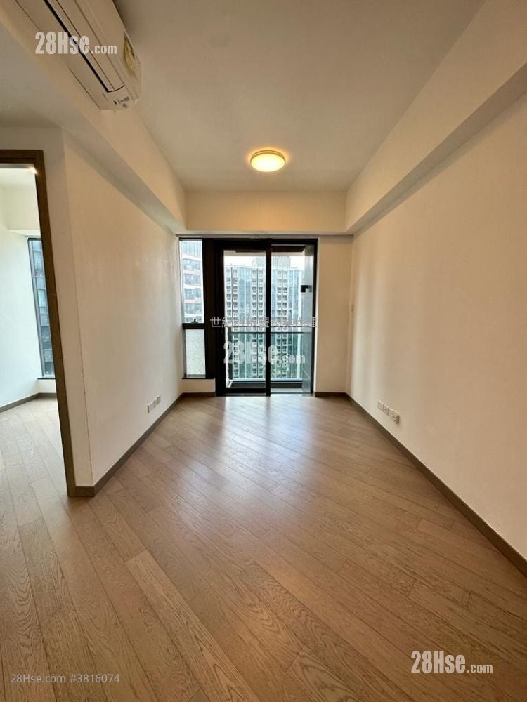 Upper River Bank Rental 2 Bedrooms , 1 Bathroom 557 ft²