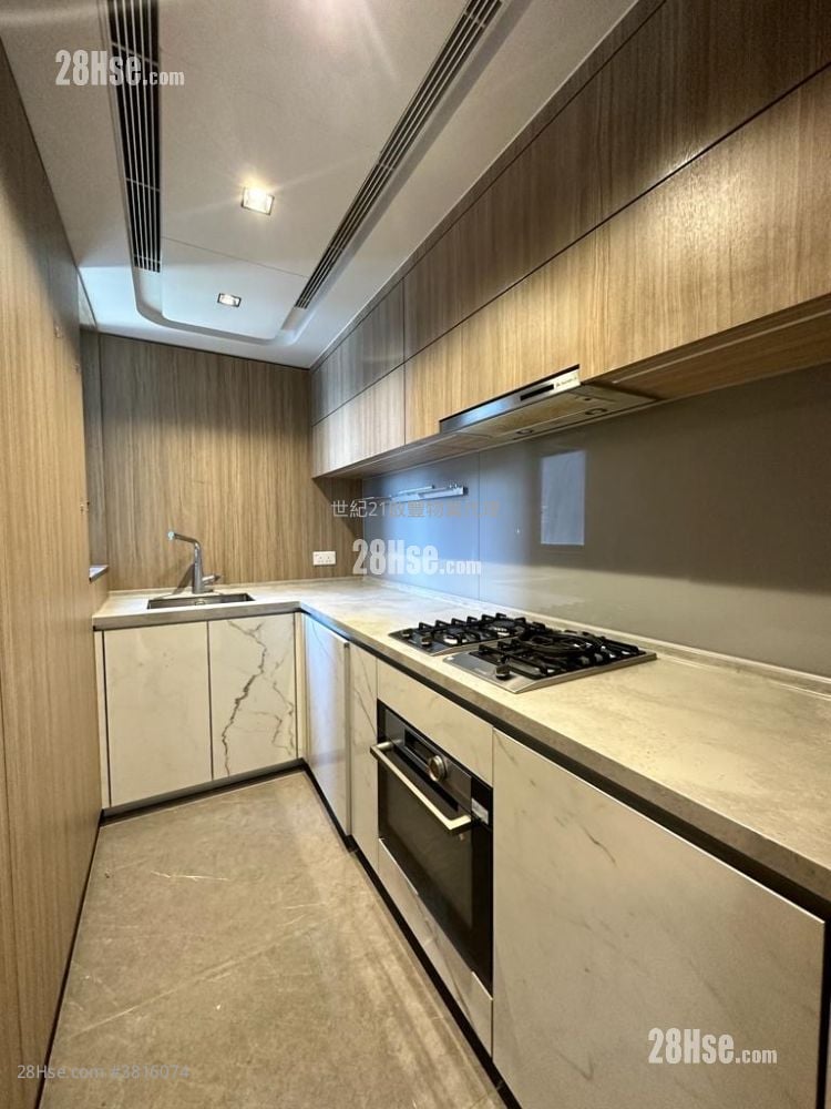 Upper River Bank Rental 2 Bedrooms , 1 Bathroom 557 ft²