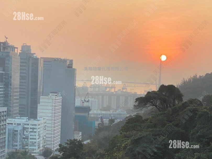 Villa Carlton Sell 3 Bedrooms , 3 Bathrooms 1,337 ft²