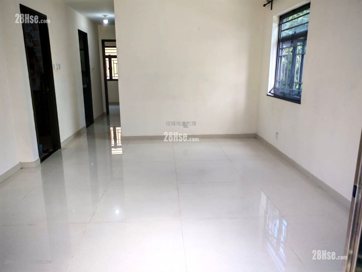 村屋 租盤 3 房 , 1 浴室 700 平方呎