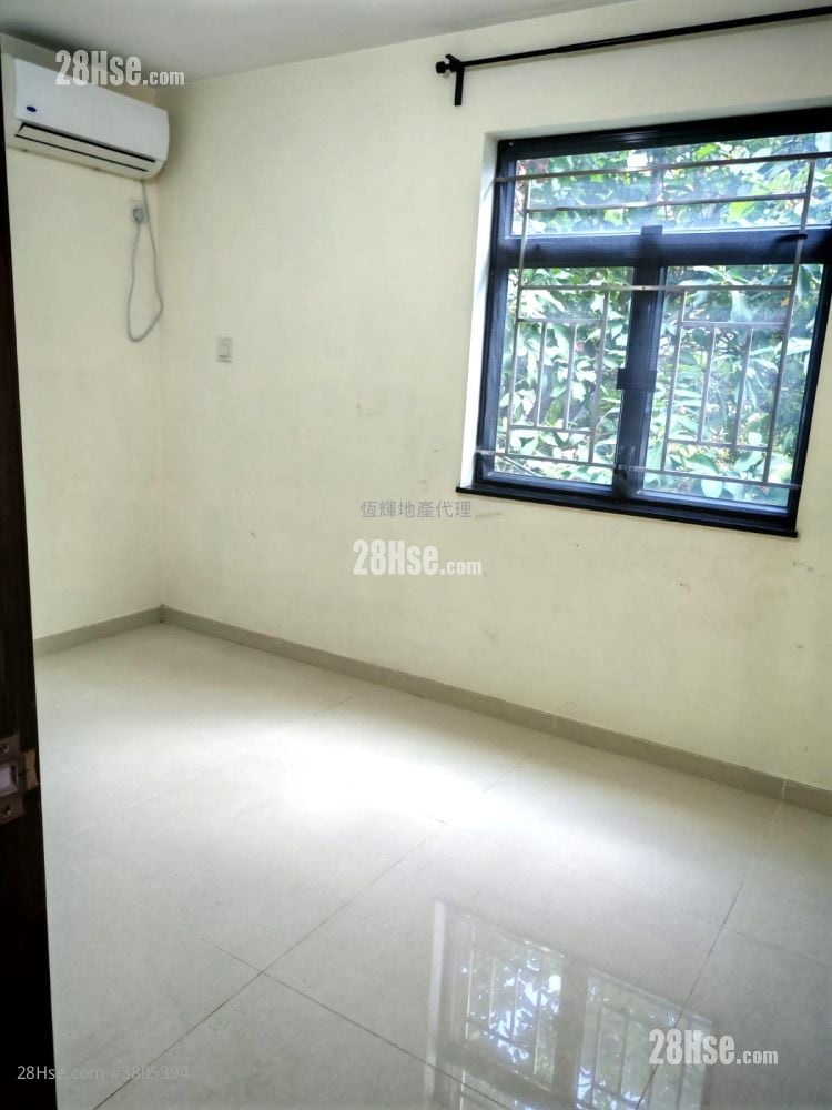 村屋 租盤 3 房 , 1 浴室 700 平方呎