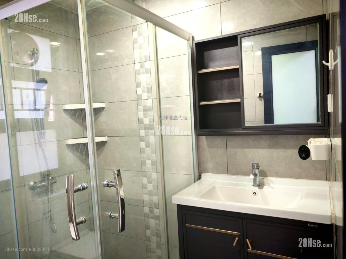 村屋 租盤 3 房 , 1 浴室 700 平方呎