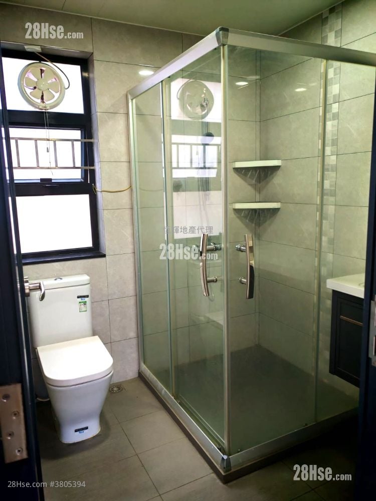 村屋 租盤 3 房 , 1 浴室 700 平方呎